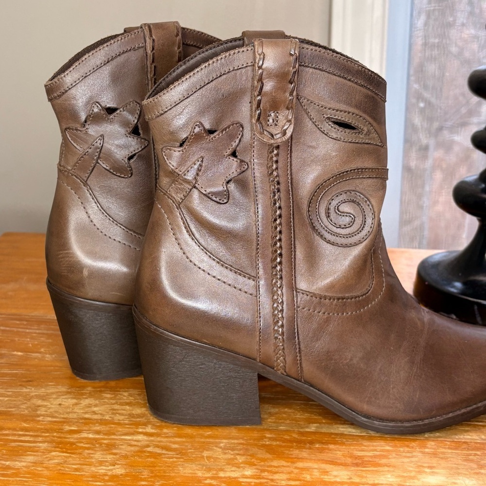 Carlos Santana Austin Leather Western Ankle Boot - Picture 8 of 13